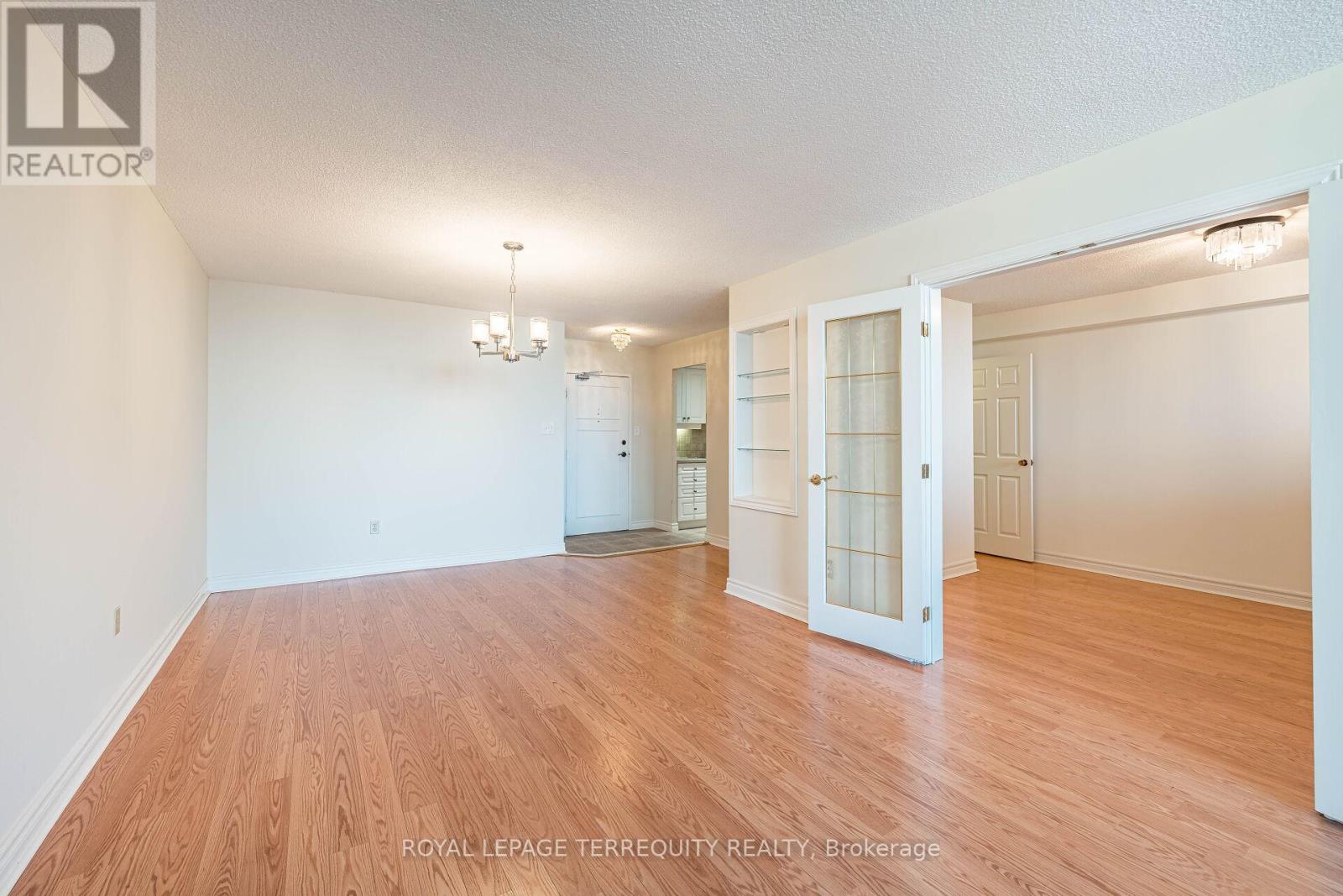 1809 - 812 Burnhamthorpe Road, Toronto, Ontario  M9C 4W1 - Photo 11 - W13517238