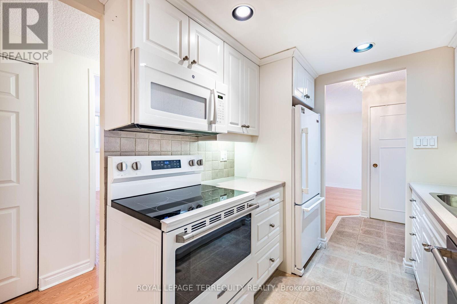 1809 - 812 Burnhamthorpe Road, Toronto, Ontario  M9C 4W1 - Photo 15 - W13517238