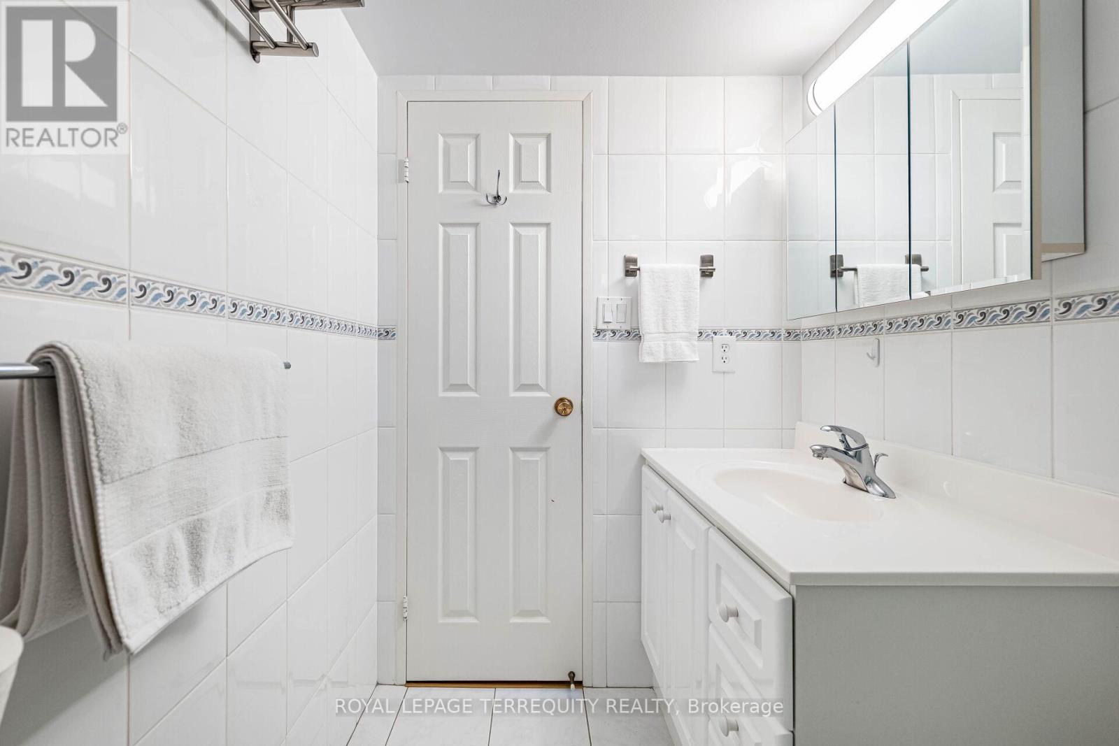 1809 - 812 Burnhamthorpe Road, Toronto, Ontario  M9C 4W1 - Photo 20 - W13517238
