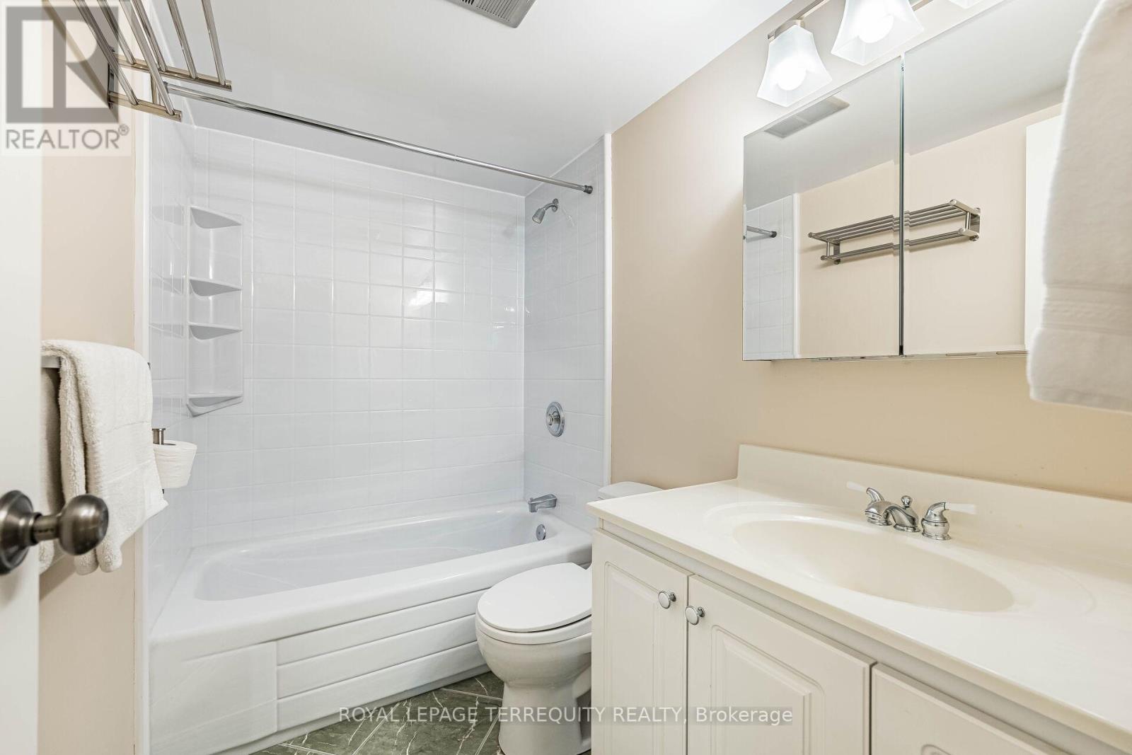 1809 - 812 Burnhamthorpe Road, Toronto, Ontario  M9C 4W1 - Photo 23 - W13517238