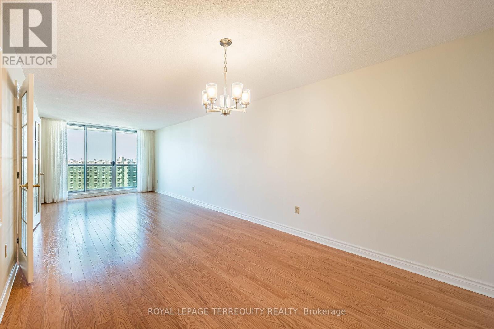 1809 - 812 Burnhamthorpe Road, Toronto, Ontario  M9C 4W1 - Photo 5 - W13517238