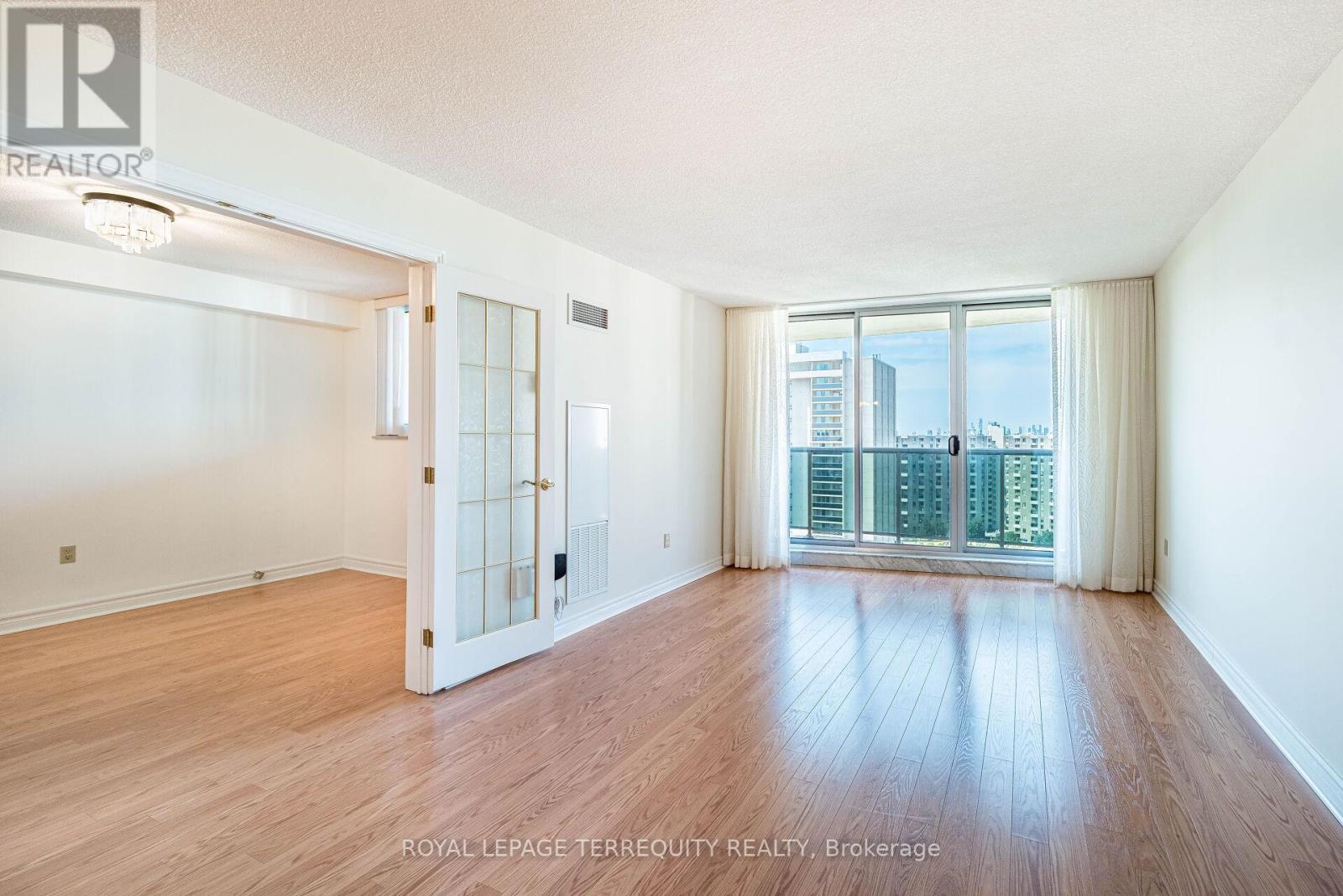1809 - 812 Burnhamthorpe Road, Toronto, Ontario  M9C 4W1 - Photo 6 - W13517238