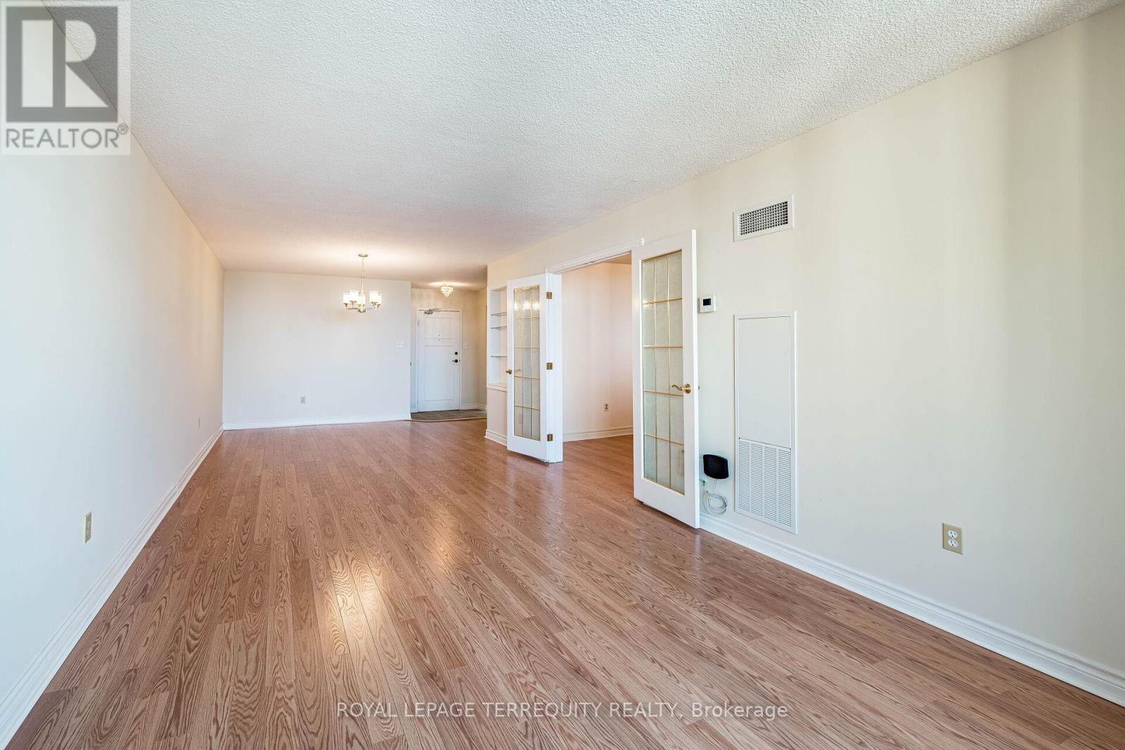 1809 - 812 Burnhamthorpe Road, Toronto, Ontario  M9C 4W1 - Photo 8 - W13517238