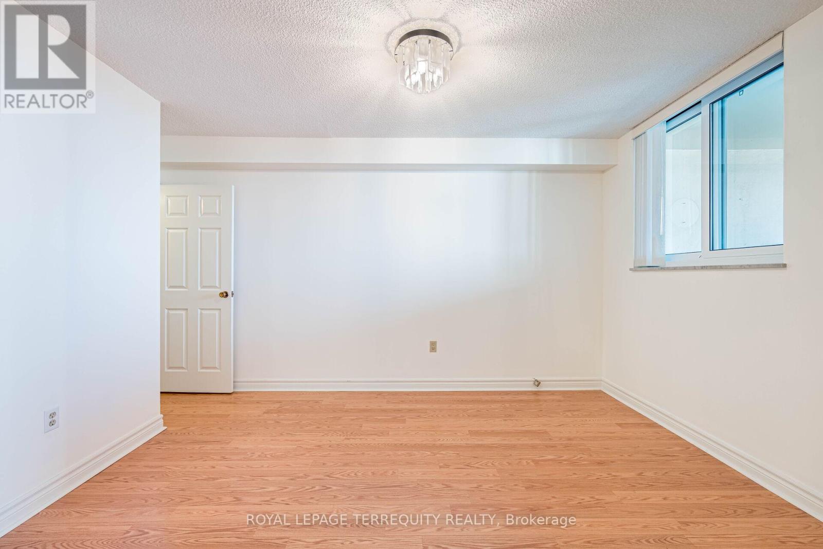 1809 - 812 Burnhamthorpe Road, Toronto, Ontario  M9C 4W1 - Photo 9 - W13517238