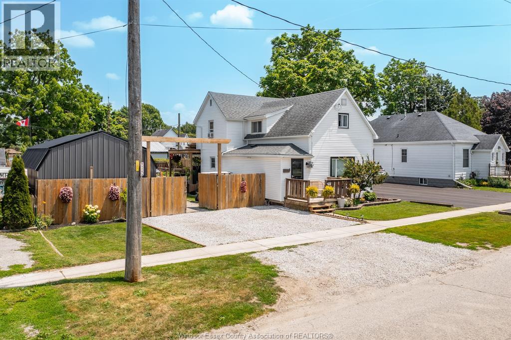 31 Forhan Street, Wallaceburg, Ontario N8A 3S4 - Photo 2 - 26013984