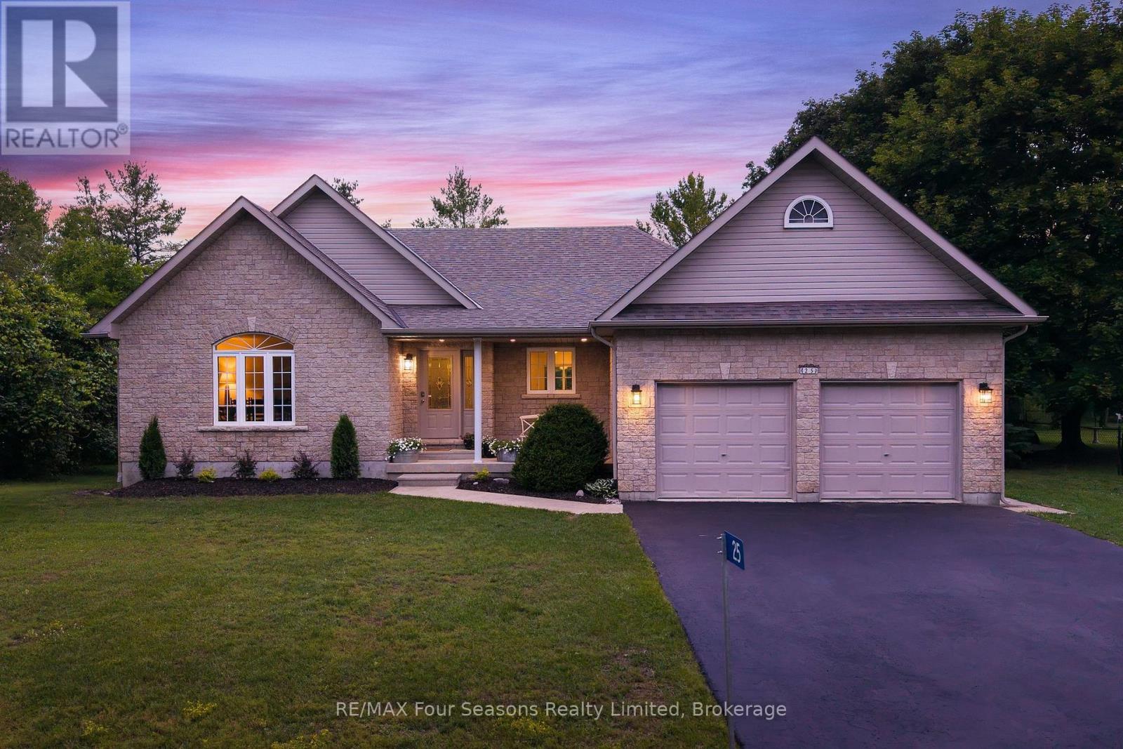 25 KELLEY CRESCENT, Wasaga Beach, Ontario