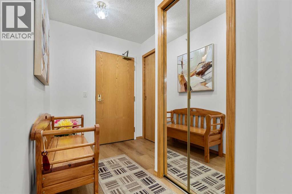 413, 7239 Sierra Morena Boulevard Sw, Calgary, Alberta  T3H 3L7 - Photo 3 - A2325258