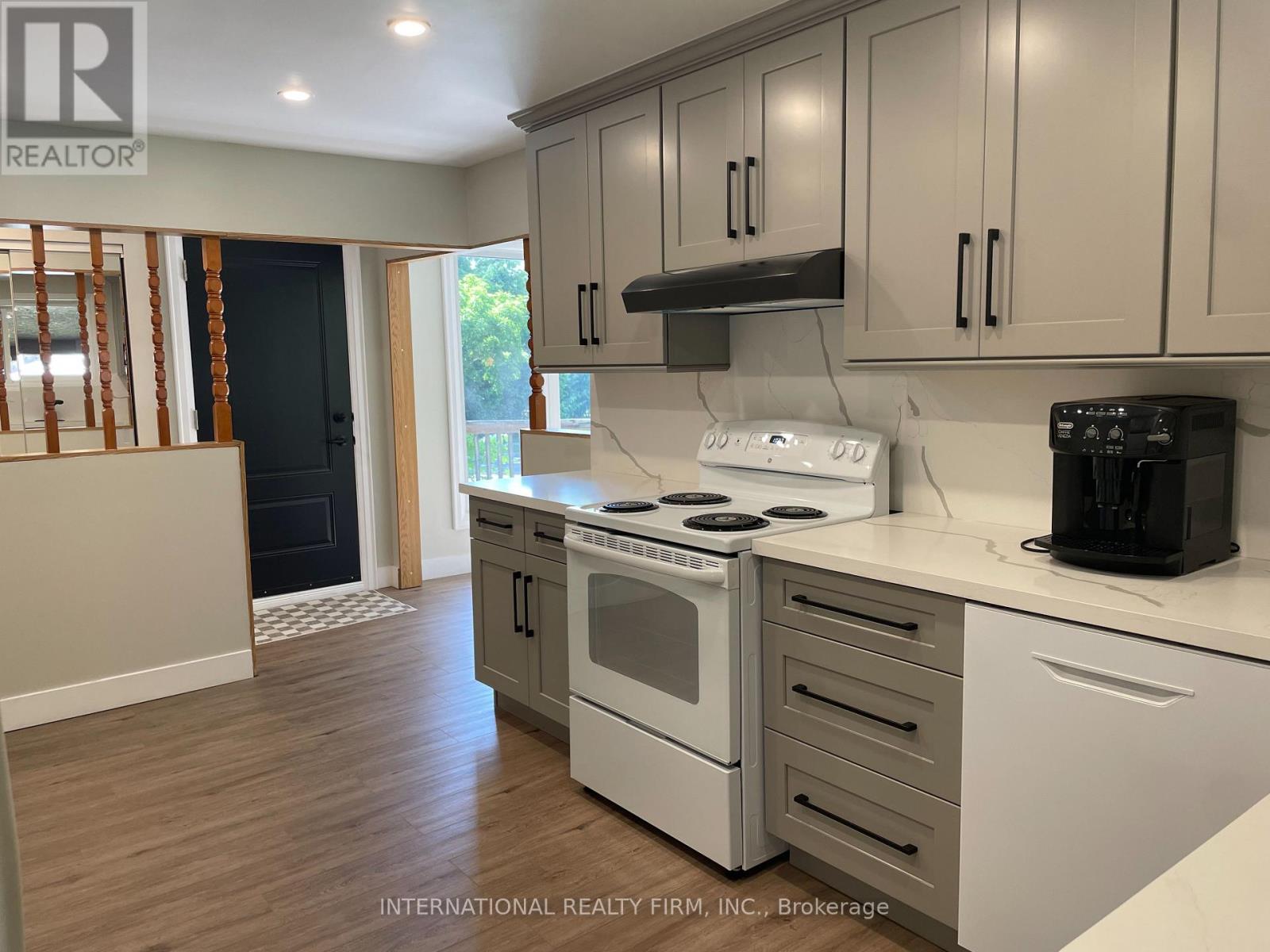 32 Jasper Drive, Aurora, Ontario  L4G 3B9 - Photo 6 - N13517386