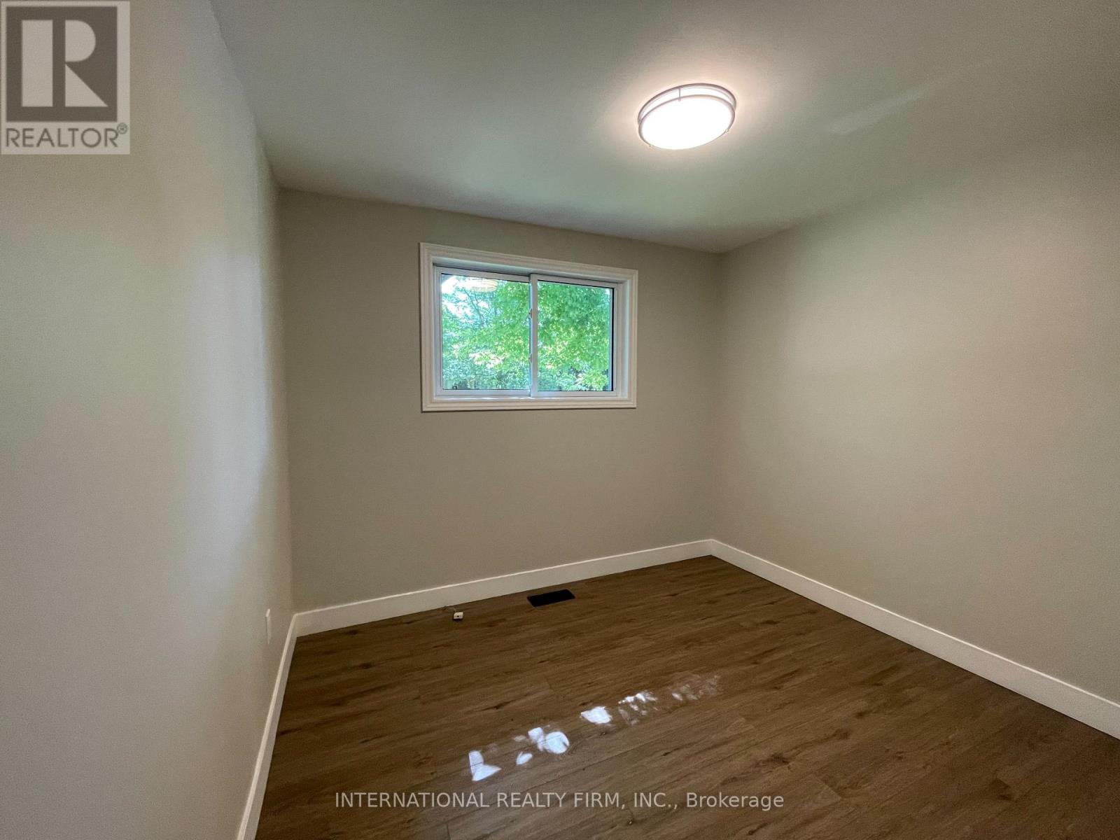 32 Jasper Drive, Aurora, Ontario  L4G 3B9 - Photo 8 - N13517386