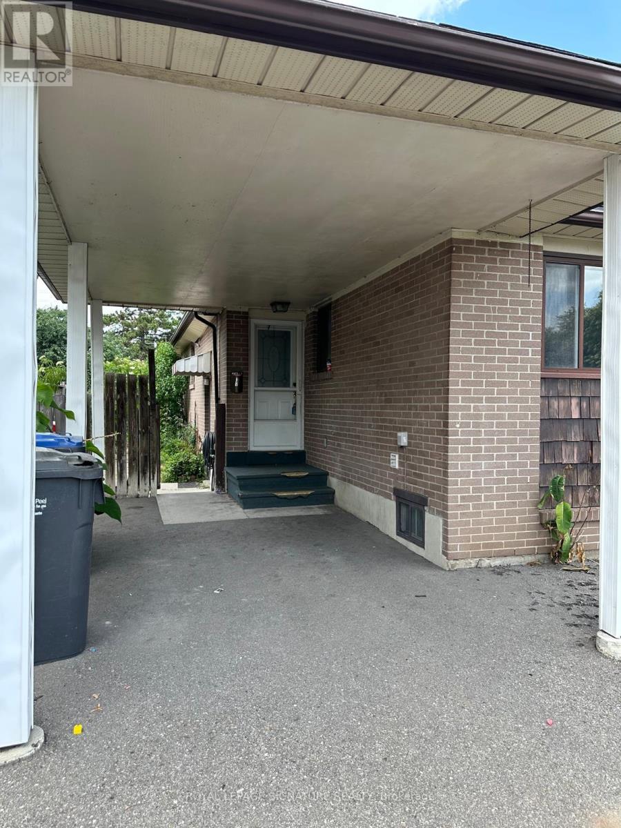 37 Flamingo Crescent, Brampton, Ontario  L6T 2G6 - Photo 5 - W13517368