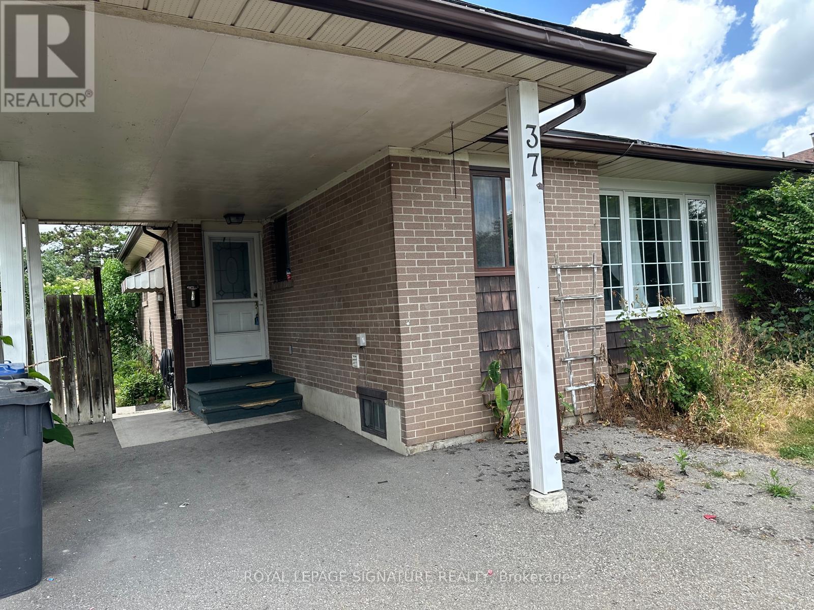 37 Flamingo Crescent, Brampton, Ontario  L6T 2G6 - Photo 6 - W13517368