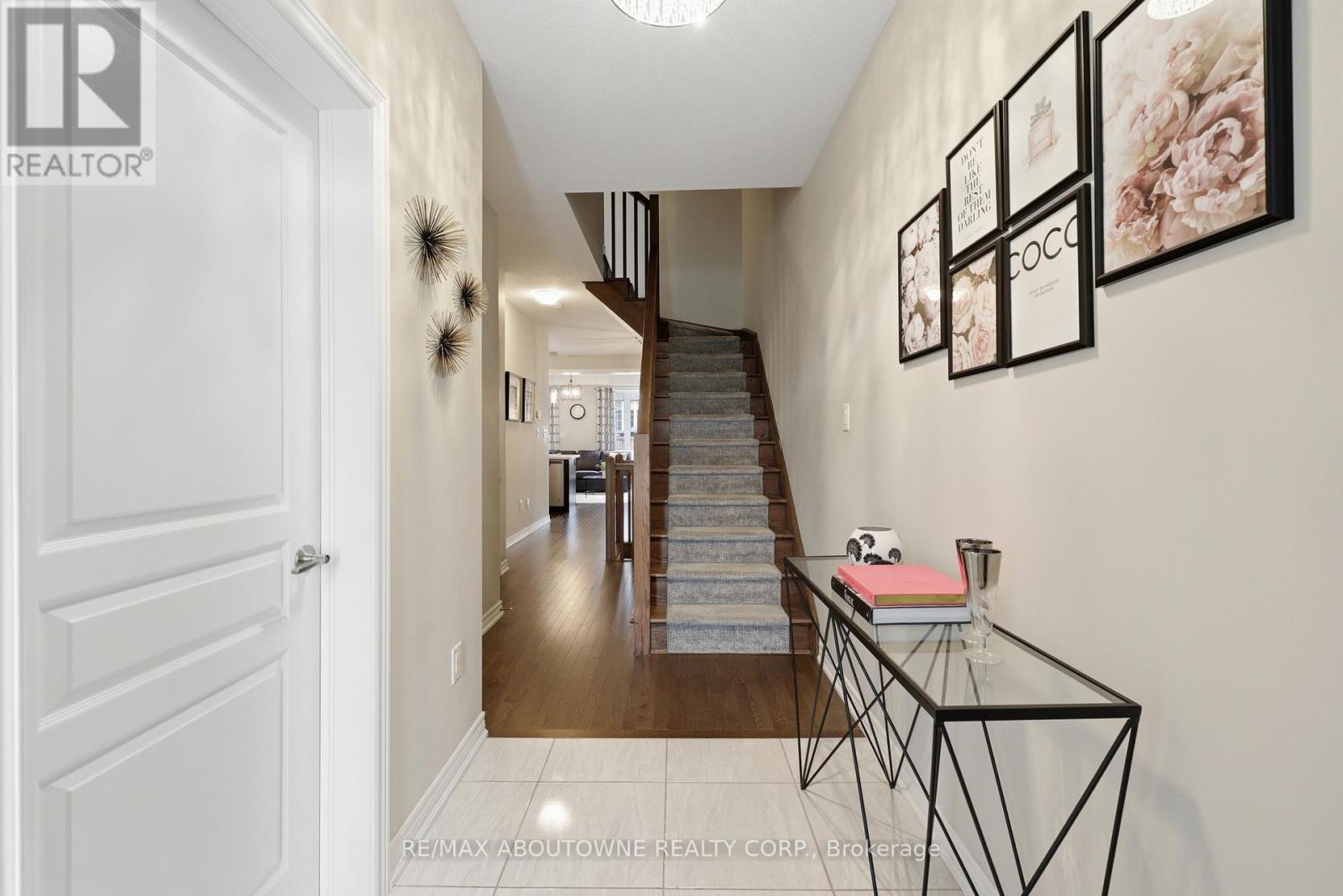 397 Wheat Boom Drive, Oakville, Ontario  L6H 0R4 - Photo 6 - W13517392