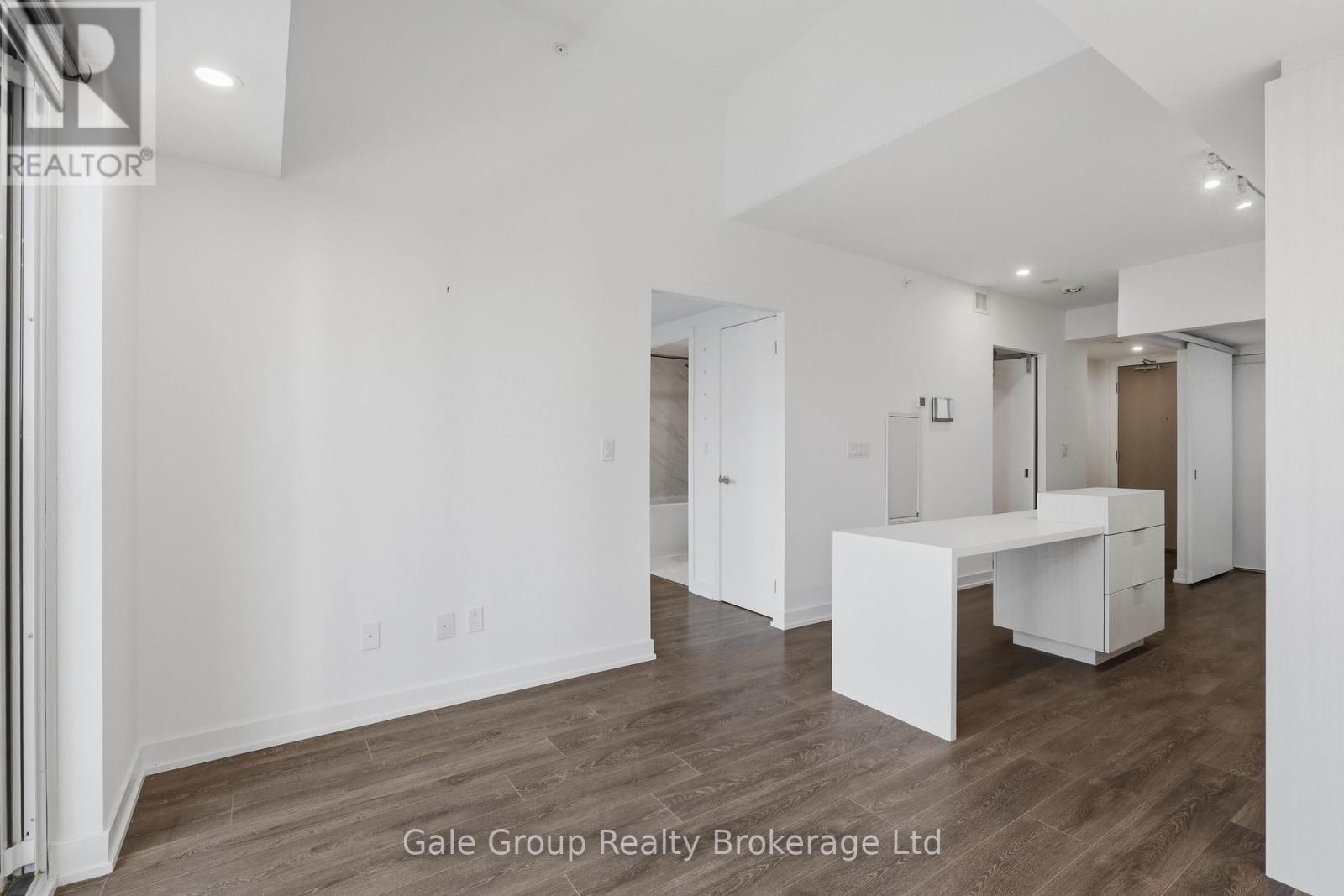 303 - 370 Martha Street, Burlington, Ontario  L7R 0G9 - Photo 10 - W13517590