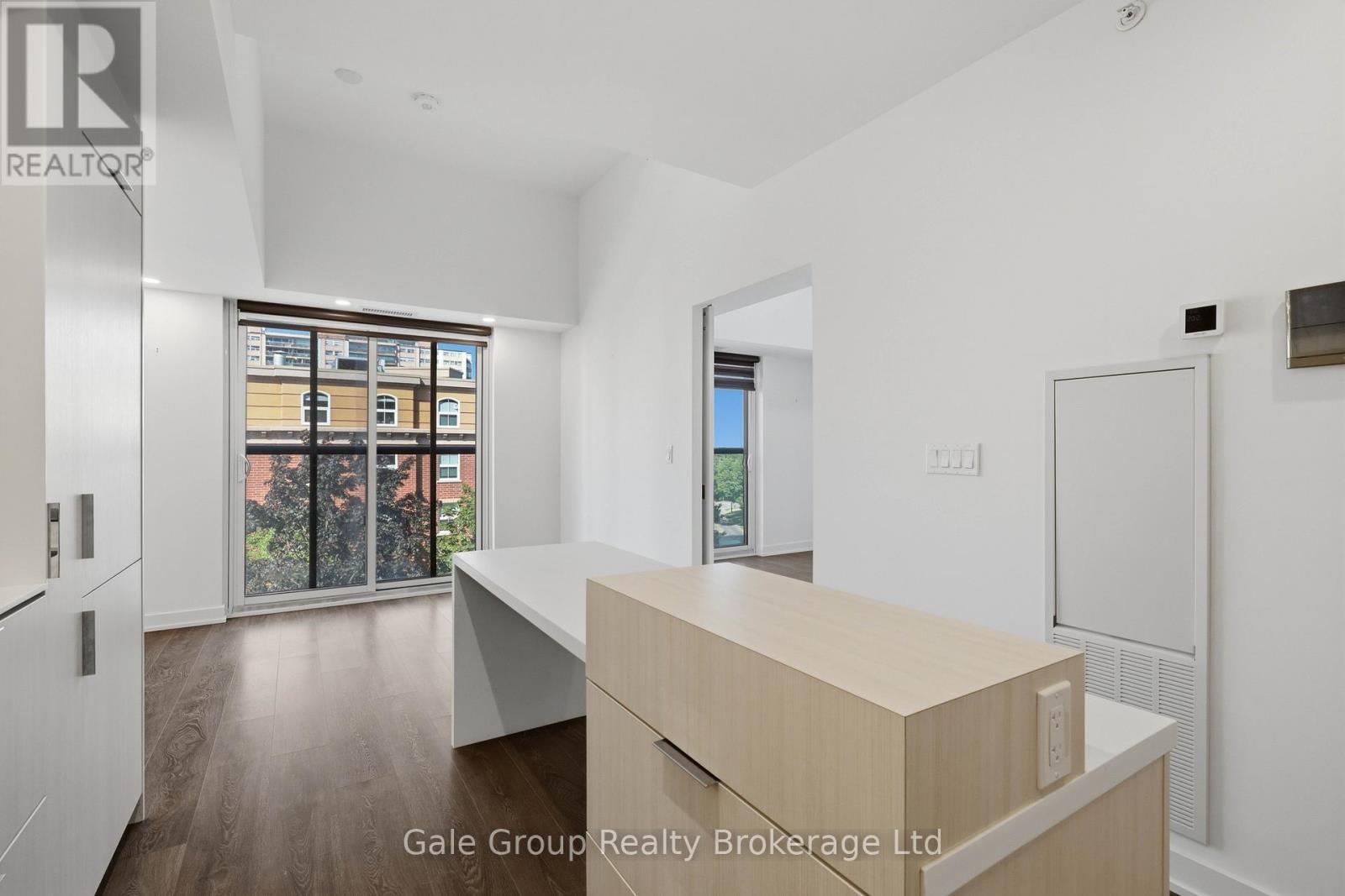 303 - 370 Martha Street, Burlington, Ontario  L7R 0G9 - Photo 13 - W13517590