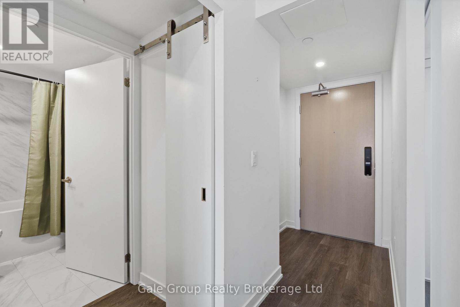 303 - 370 Martha Street, Burlington, Ontario  L7R 0G9 - Photo 6 - W13517590