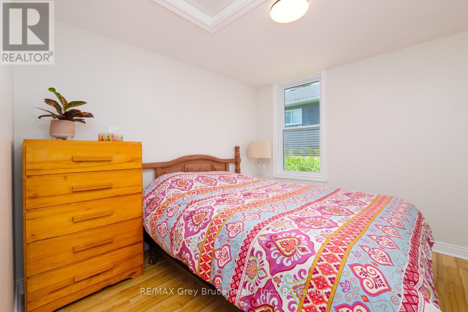 586 Dawson Street S, South Bruce Peninsula, Ontario  N0H 2T0 - Photo 12 - X13517462
