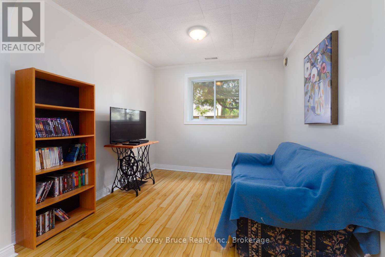 586 Dawson Street S, South Bruce Peninsula, Ontario  N0H 2T0 - Photo 16 - X13517462