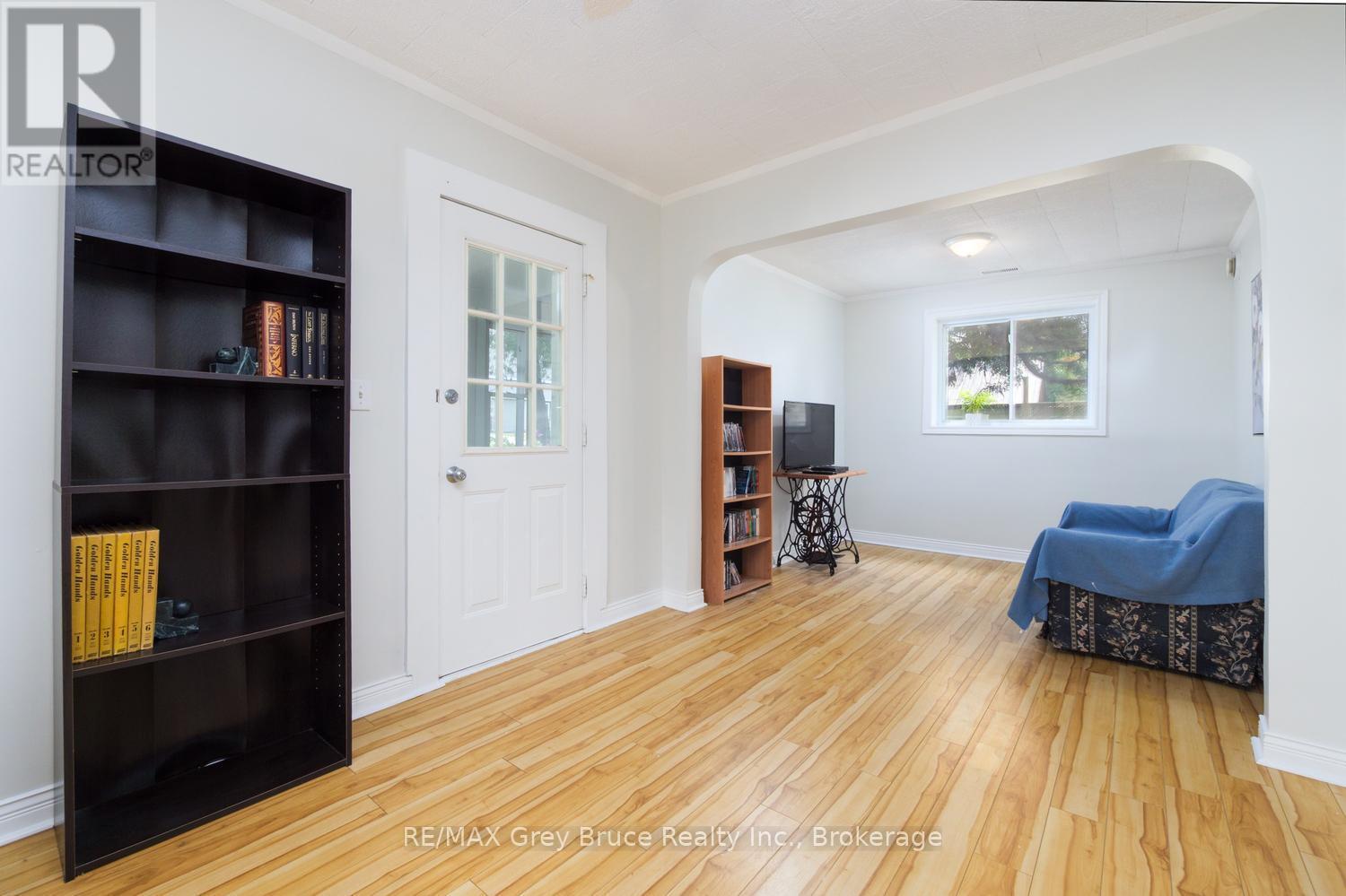 586 Dawson Street S, South Bruce Peninsula, Ontario  N0H 2T0 - Photo 17 - X13517462