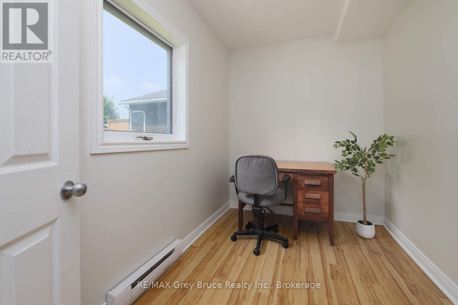 586 Dawson Street S, South Bruce Peninsula, Ontario  N0H 2T0 - Photo 18 - X13517462