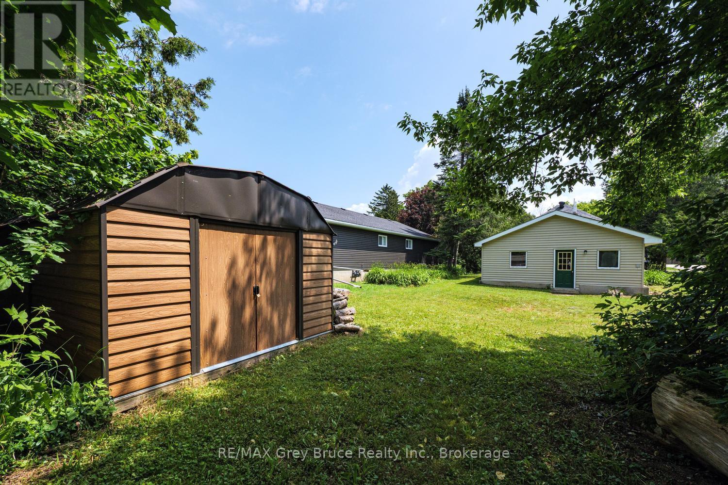 586 Dawson Street S, South Bruce Peninsula, Ontario  N0H 2T0 - Photo 3 - X13517462