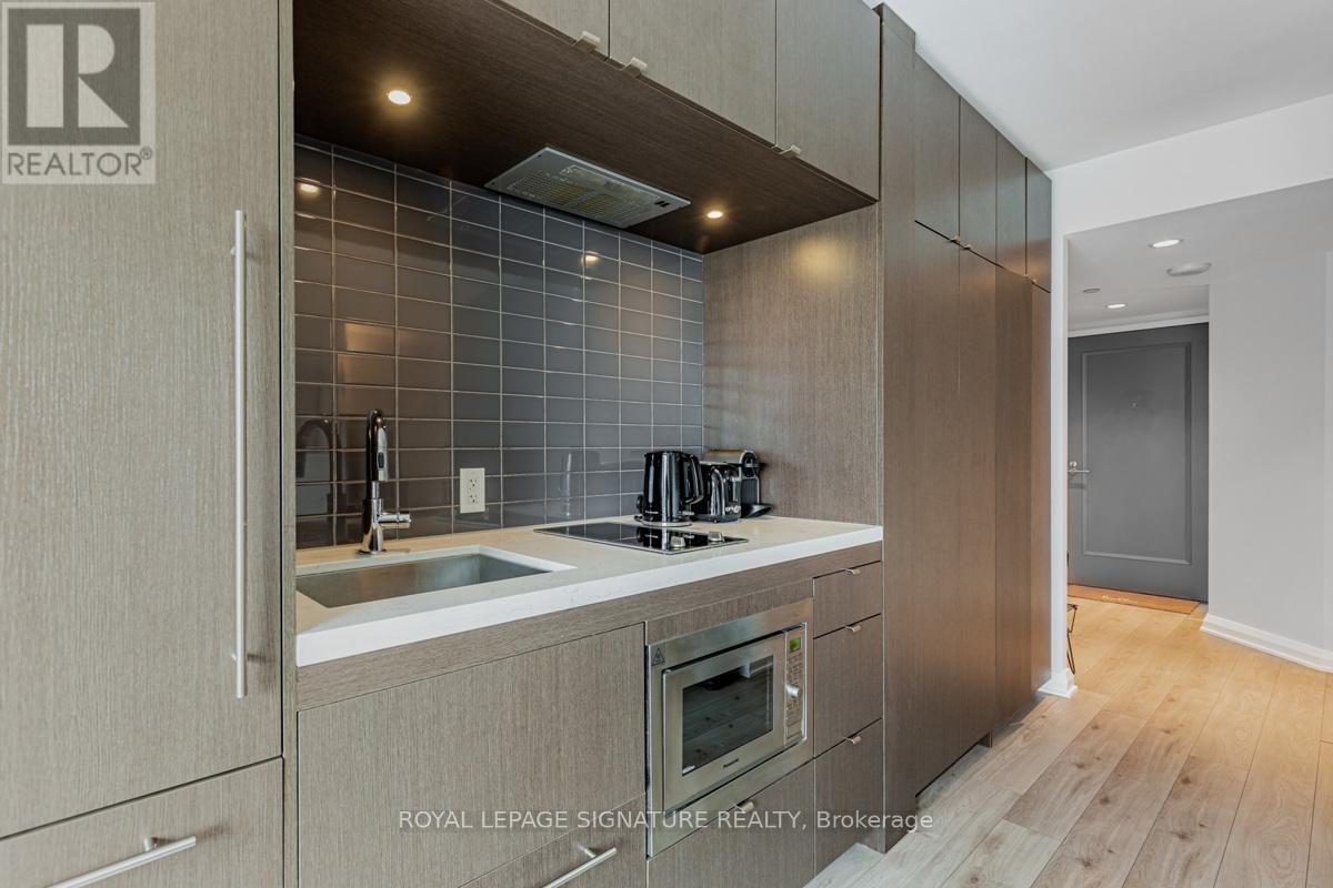 1814 - 155 Yorkville Avenue, Toronto, Ontario  M5R 0B4 - Photo 4 - C13517552