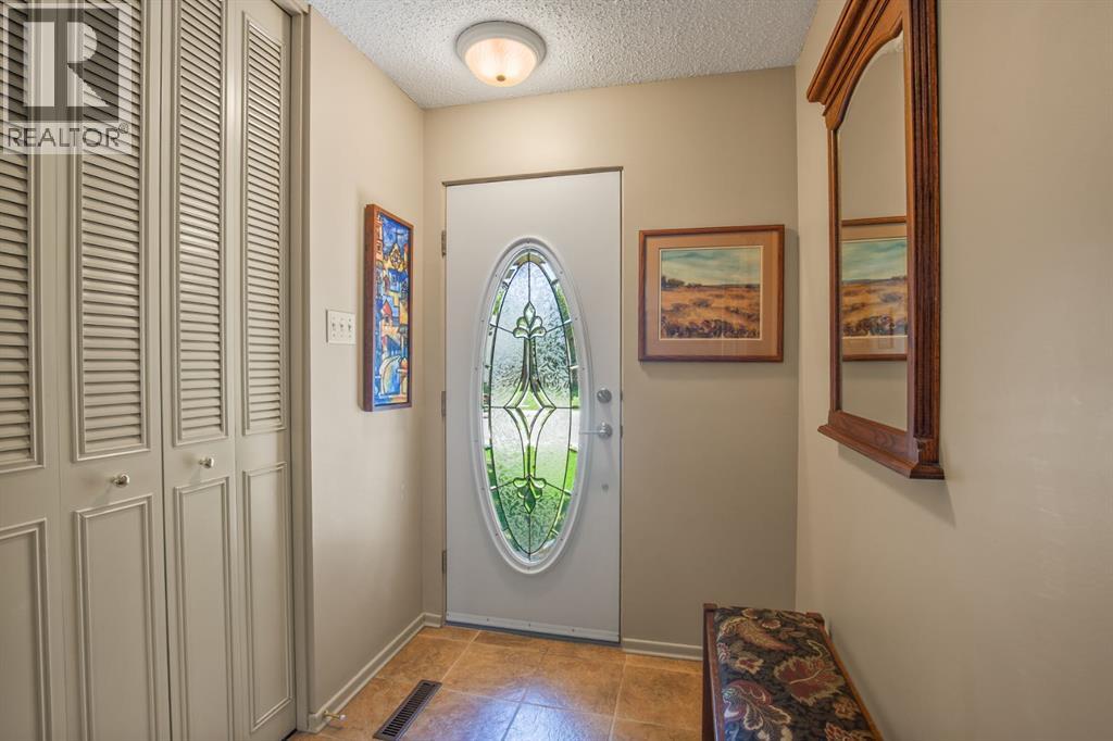 11 Mccune Avenue, Red Deer, Alberta  T4N 0H3 - Photo 2 - A2319310