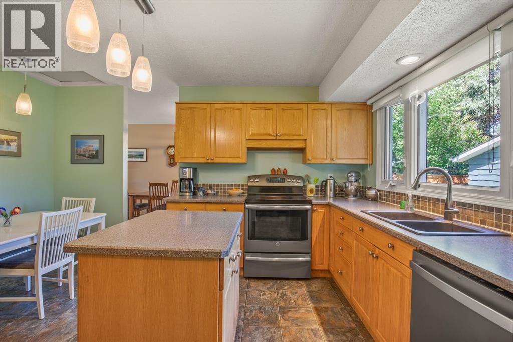 11 Mccune Avenue, Red Deer, Alberta  T4N 0H3 - Photo 9 - A2319310