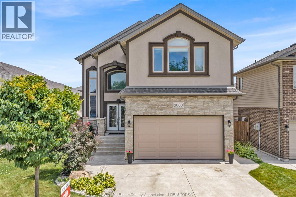 3000 MCROBBIE CRESCENT, Windsor