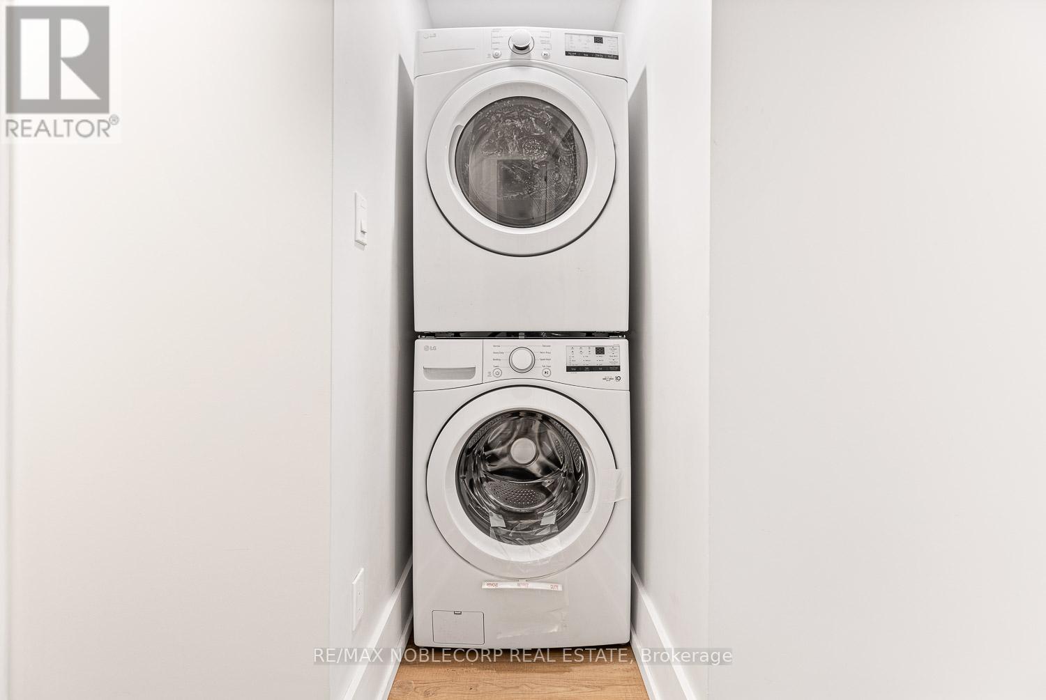 2 - 108 Enderby Road, Toronto, Ontario  M4E 2S5 - Photo 2 - E13517490