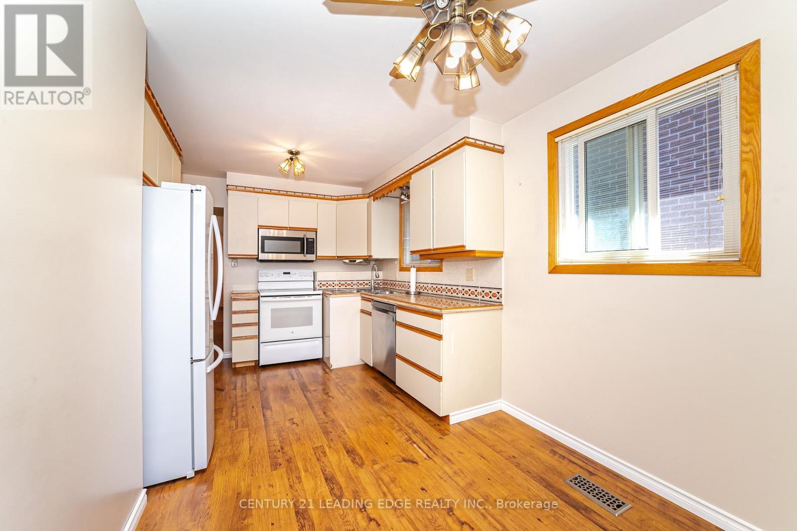815 Douglas Avenue, Pickering, Ontario  L1W 1N2 - Photo 7 - E13517578