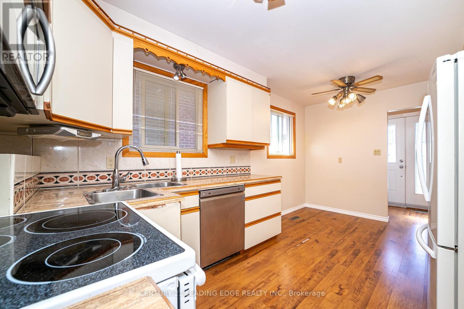 815 Douglas Avenue, Pickering, Ontario  L1W 1N2 - Photo 8 - E13517578