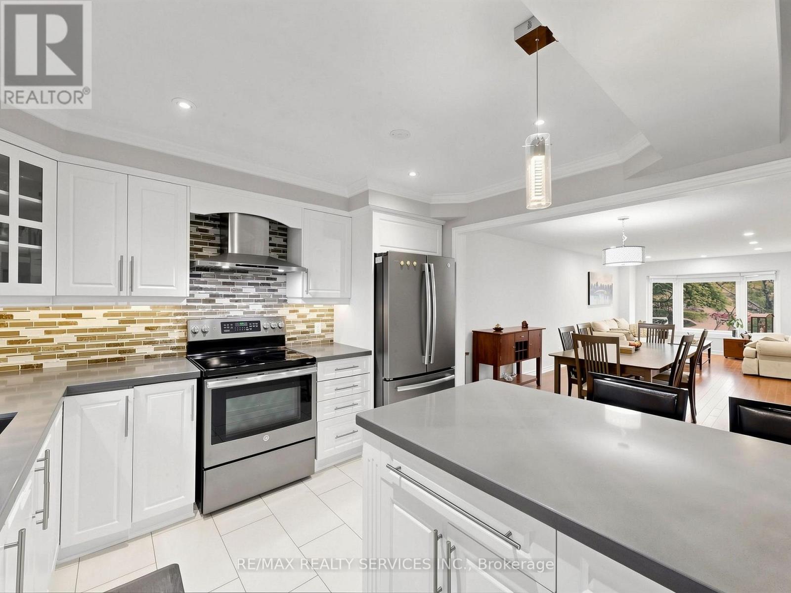 30 Mcgillivary Crescent, Brampton, Ontario  L6S 3P7 - Photo 13 - W13517472