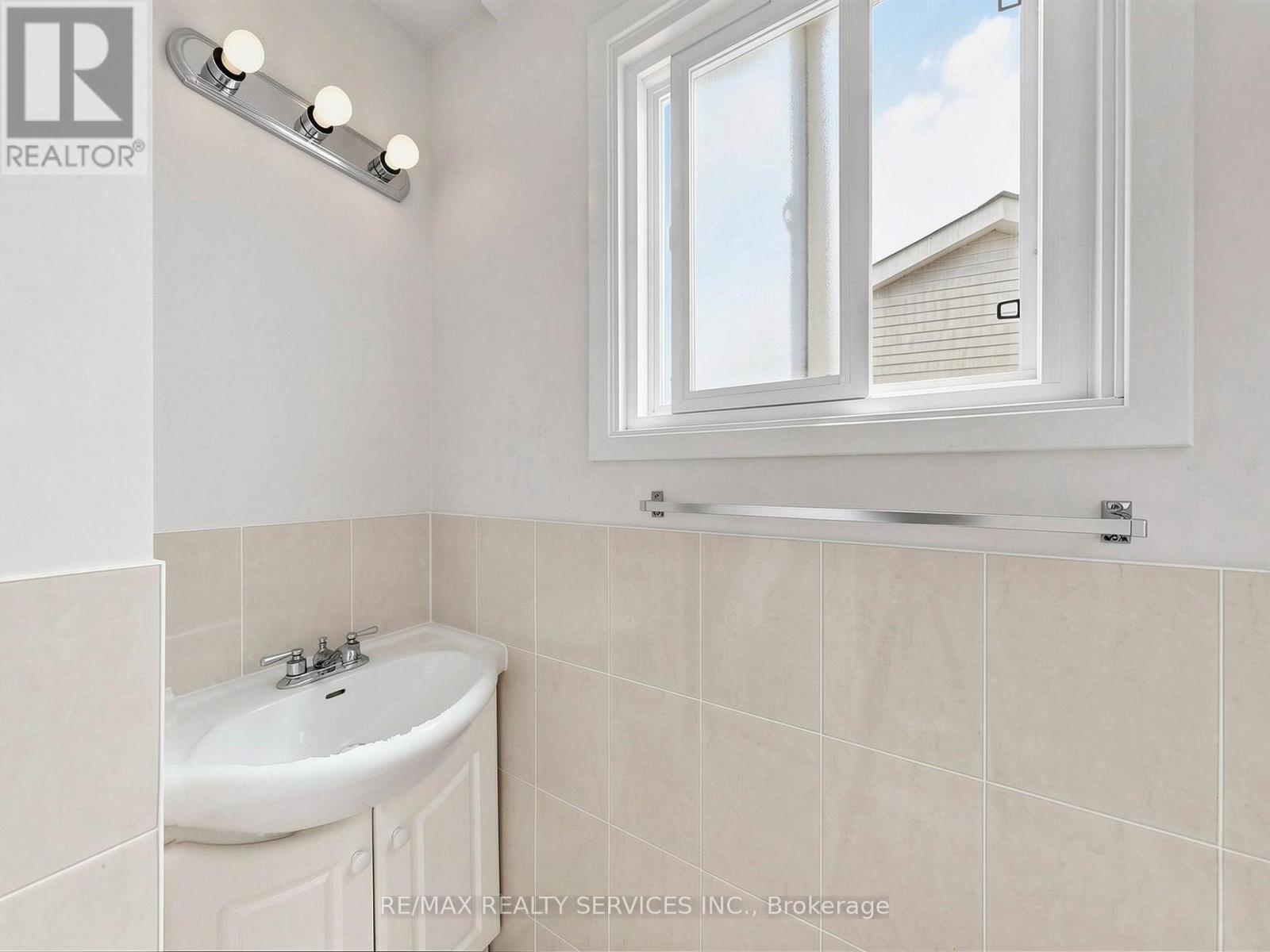 30 Mcgillivary Crescent, Brampton, Ontario  L6S 3P7 - Photo 24 - W13517472