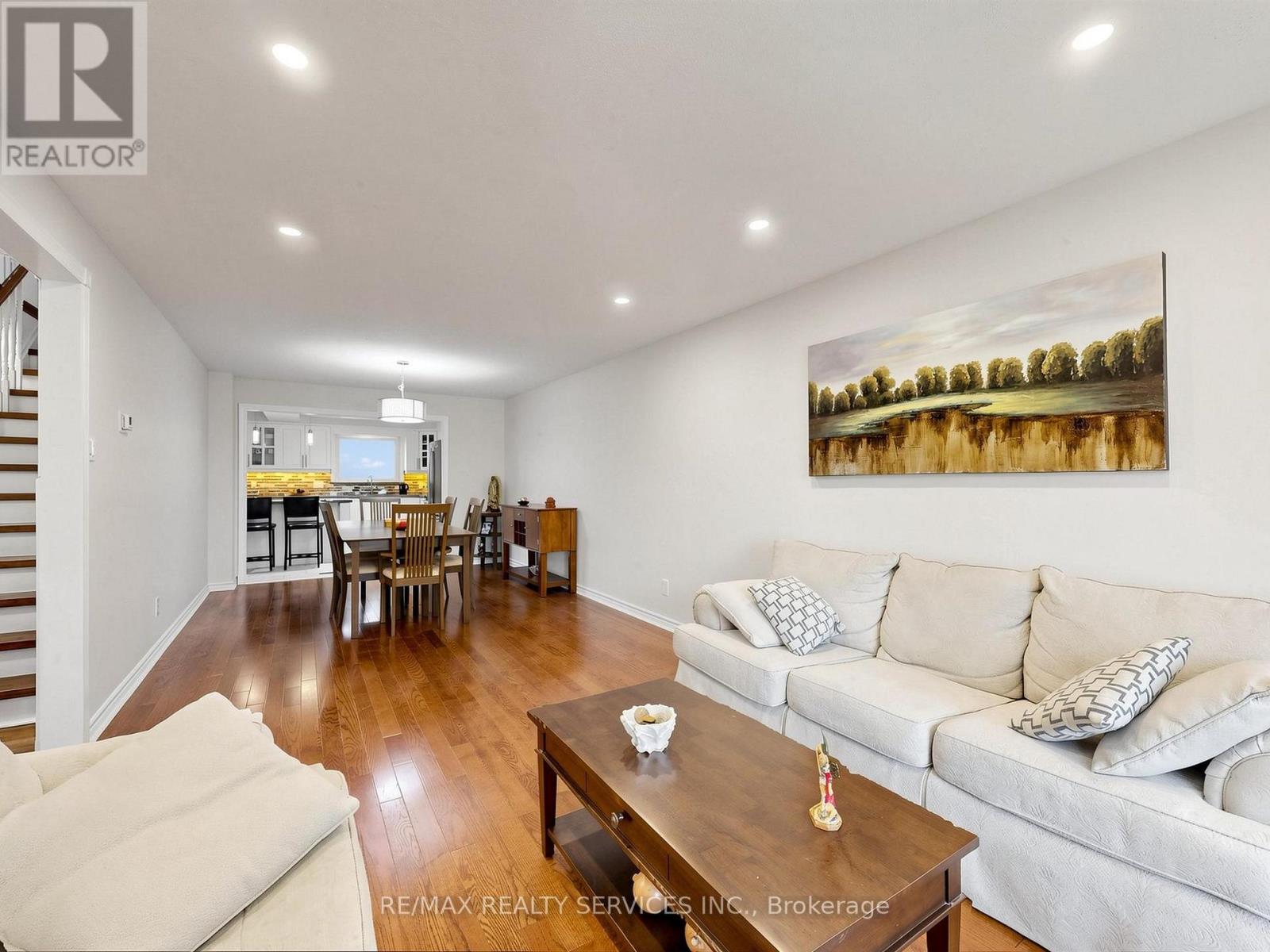 30 Mcgillivary Crescent, Brampton, Ontario  L6S 3P7 - Photo 6 - W13517472