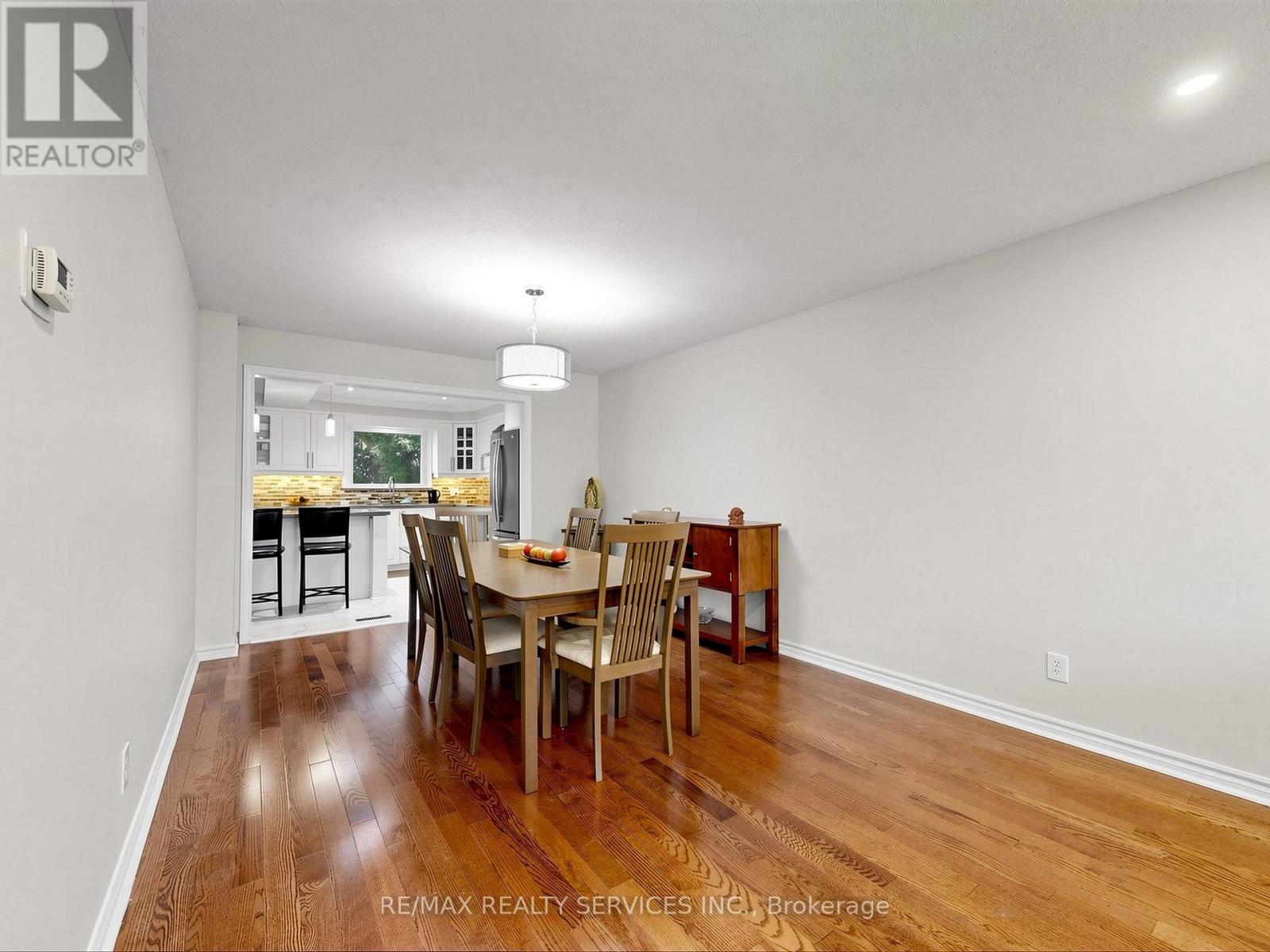 30 Mcgillivary Crescent, Brampton, Ontario  L6S 3P7 - Photo 8 - W13517472