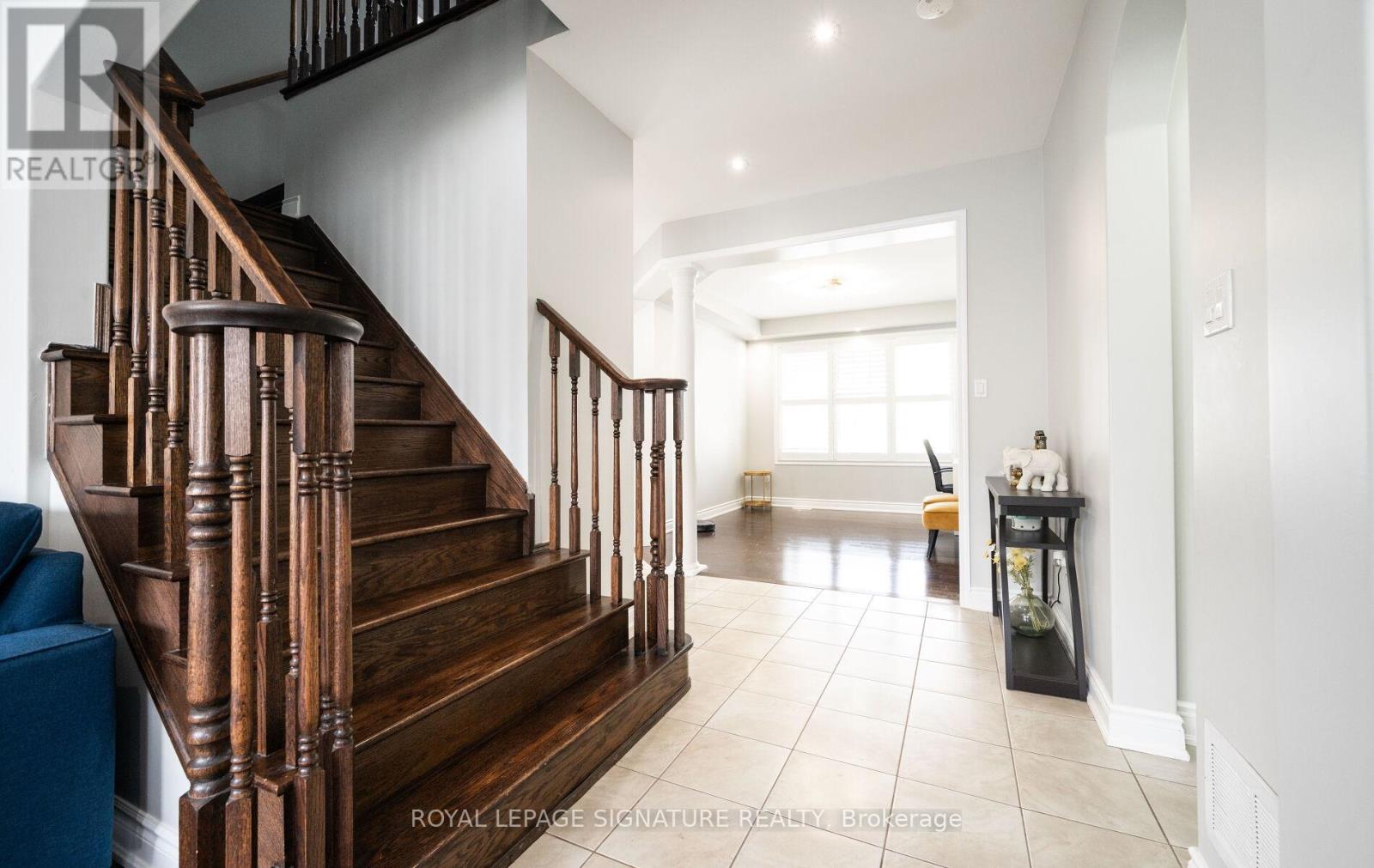 1071 Syndenham Lane, Milton, Ontario  L9T 8J1 - Photo 7 - W13517618
