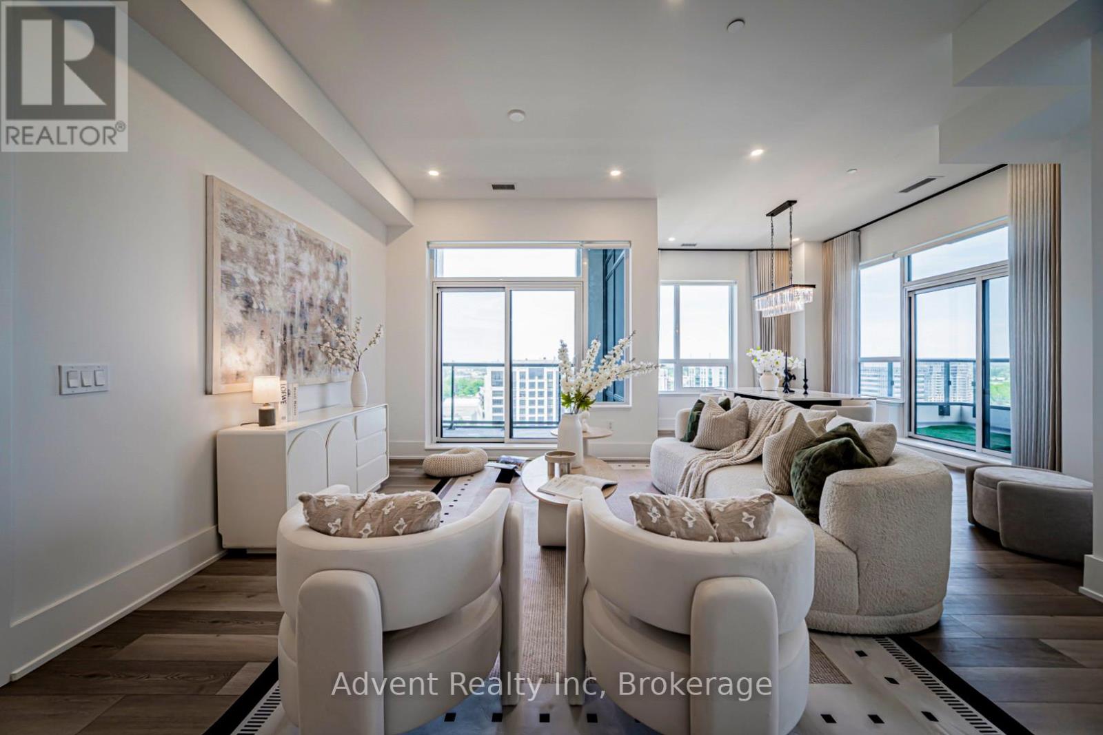 Ph01 - 8 Cedarland Drive, Markham, Ontario  L6G 0H4 - Photo 3 - N13234934