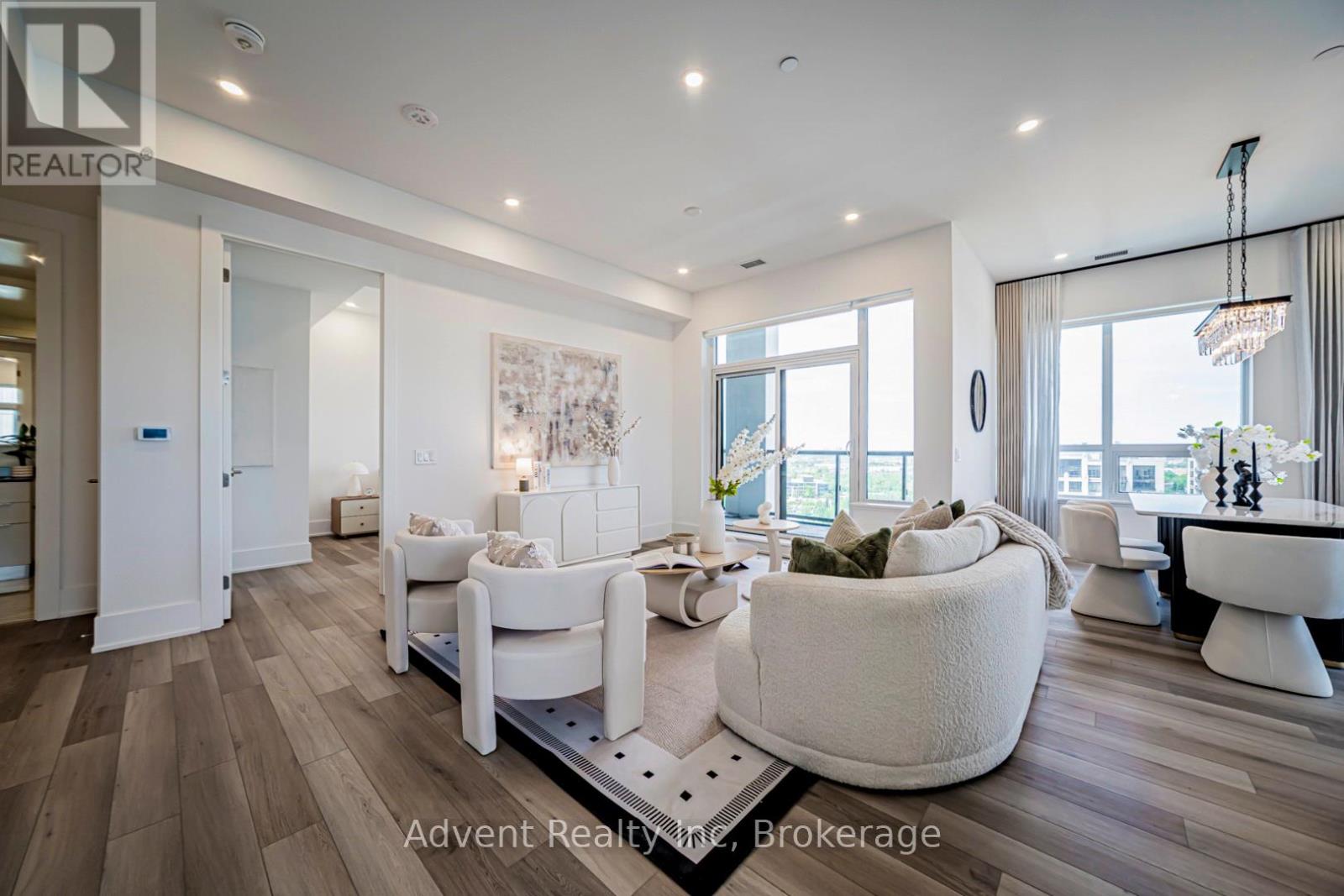 Ph01 - 8 Cedarland Drive, Markham, Ontario  L6G 0H4 - Photo 5 - N13234934