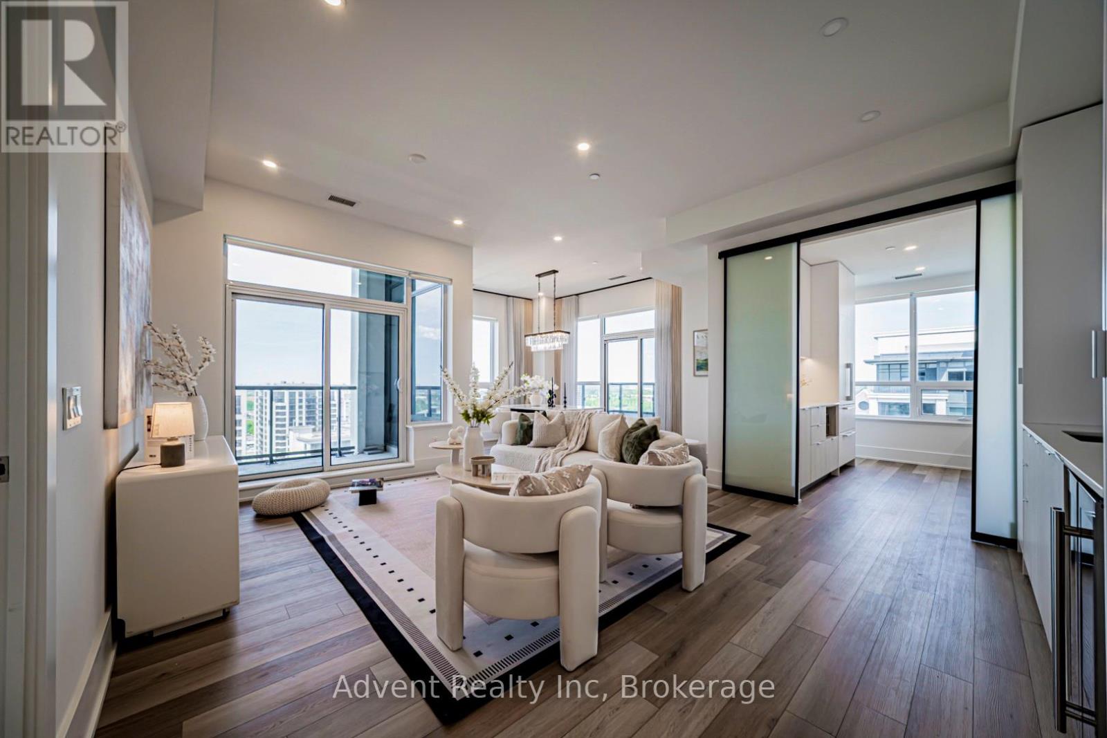 Ph01 - 8 Cedarland Drive, Markham, Ontario  L6G 0H4 - Photo 2 - N13234934