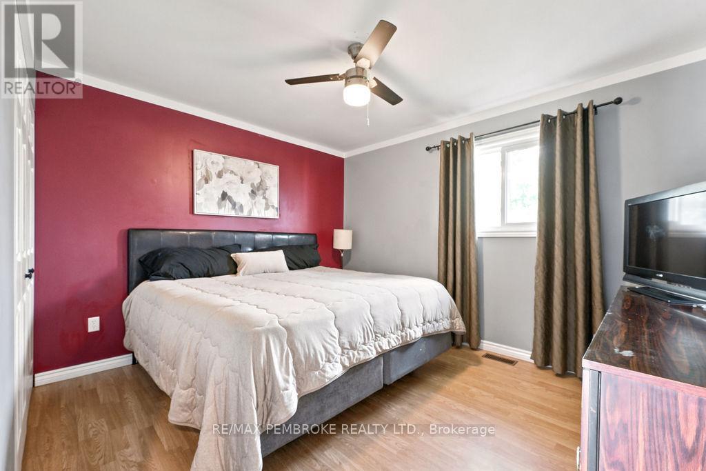 41 Meadowbrook Drive, Laurentian Valley, Ontario  K8A 7C2 - Photo 17 - X13517706