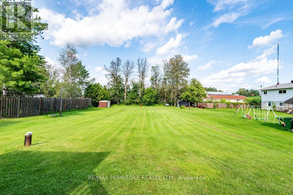 41 Meadowbrook Drive, Laurentian Valley, Ontario  K8A 7C2 - Photo 34 - X13517706