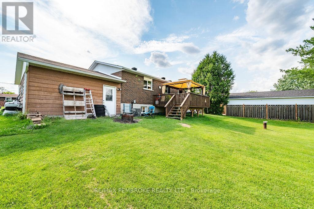 41 Meadowbrook Drive, Laurentian Valley, Ontario  K8A 7C2 - Photo 38 - X13517706