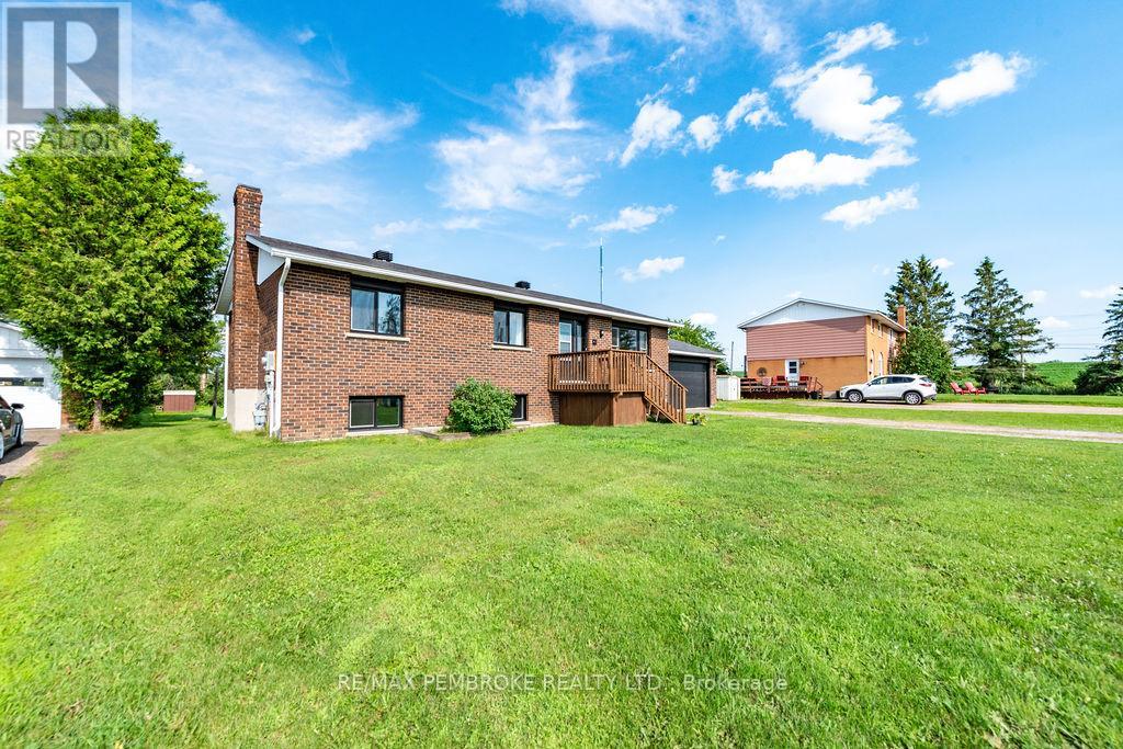 41 Meadowbrook Drive, Laurentian Valley, Ontario  K8A 7C2 - Photo 42 - X13517706