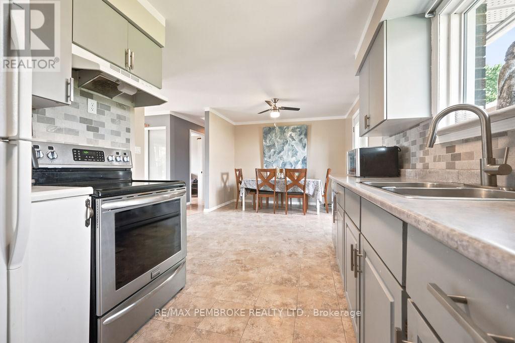 41 Meadowbrook Drive, Laurentian Valley, Ontario  K8A 7C2 - Photo 5 - X13517706