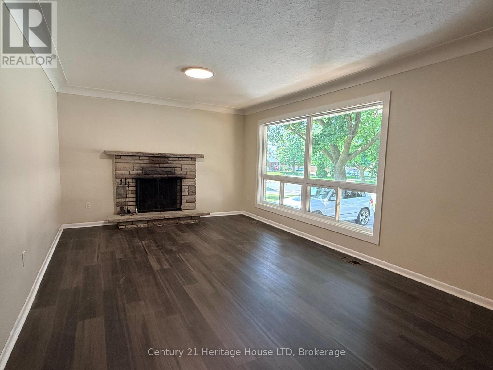 6780 Hagar Avenue, Niagara Falls, Ontario  L2G 5M4 - Photo 3 - X13517702