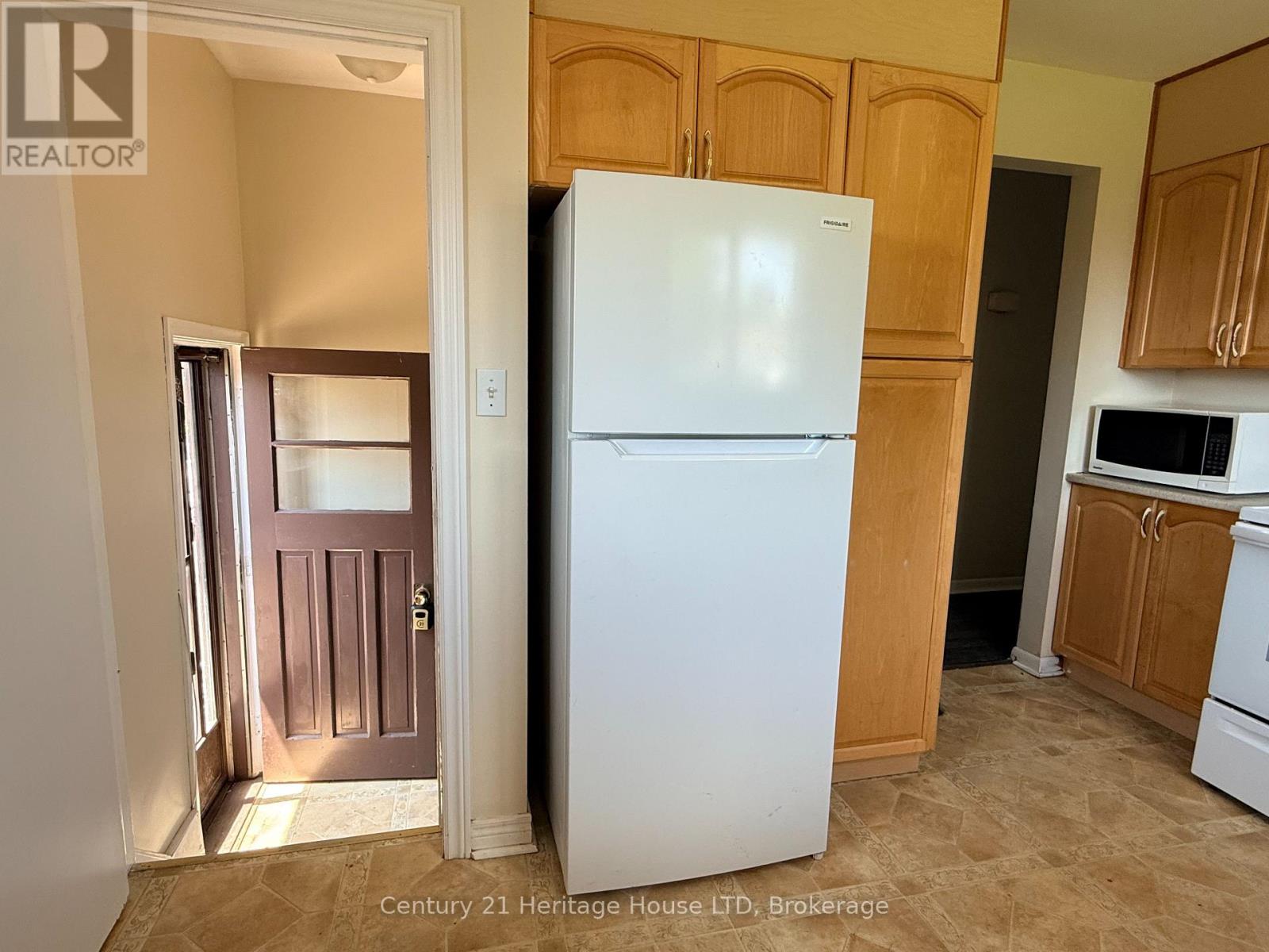 6780 Hagar Avenue, Niagara Falls, Ontario  L2G 5M4 - Photo 5 - X13517702