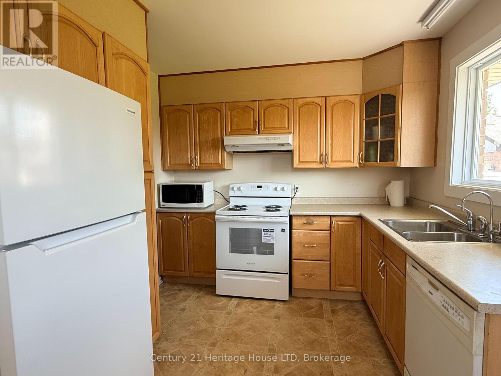 6780 Hagar Avenue, Niagara Falls, Ontario  L2G 5M4 - Photo 6 - X13517702