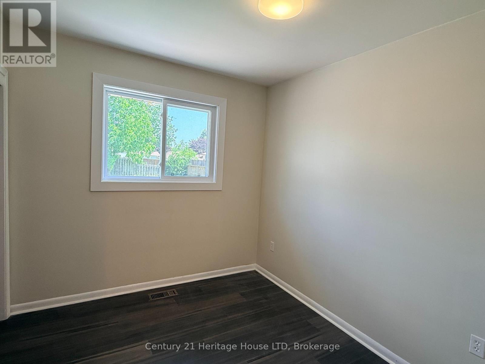 6780 Hagar Avenue, Niagara Falls, Ontario  L2G 5M4 - Photo 8 - X13517702