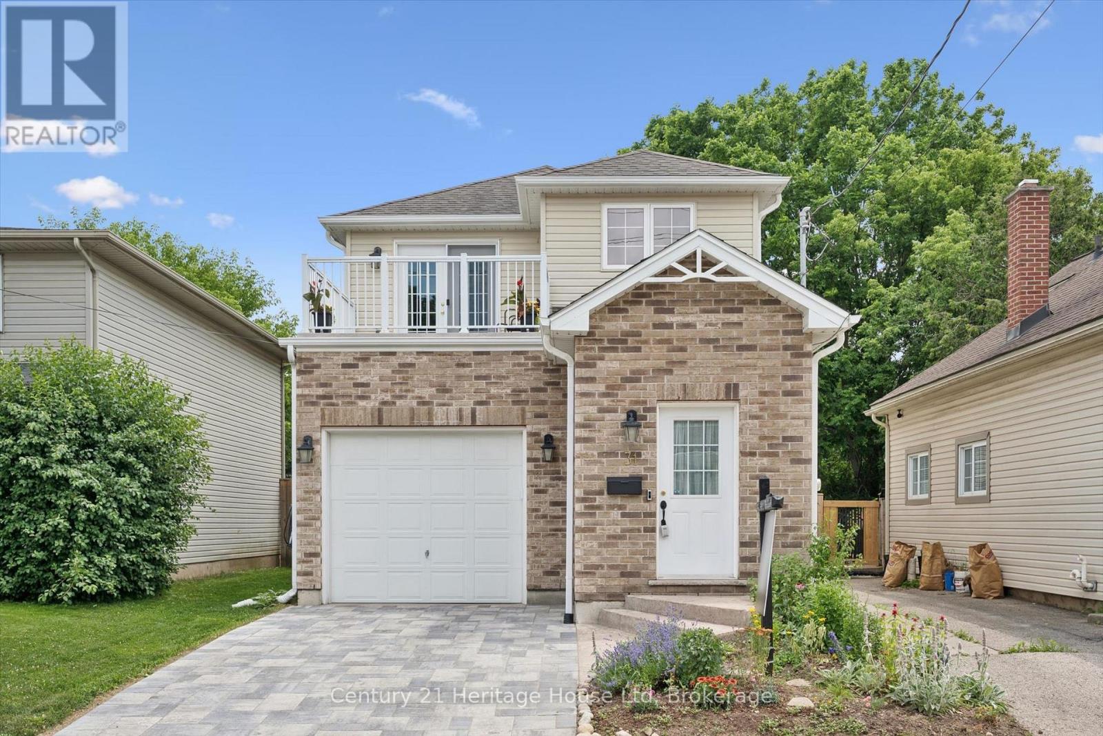 31 ALICE STREET, Guelph, Ontario