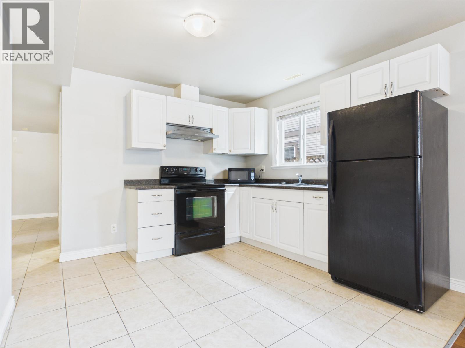 861 Greene Street, Coquitlam, British Columbia  V3C 2B9 - Photo 5 - R3142274